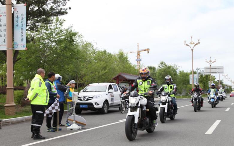 2018年中国（吉林）汽车房车穿越集结赛走进六鼎山文化旅游区